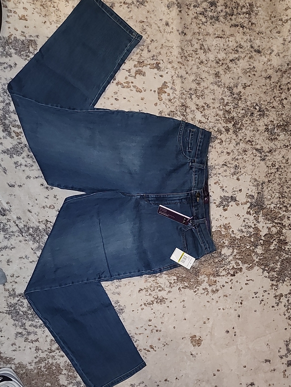 NWT Gloria Vanderbilt Dark Blue Slimming Straight Leg Jeans Size 14